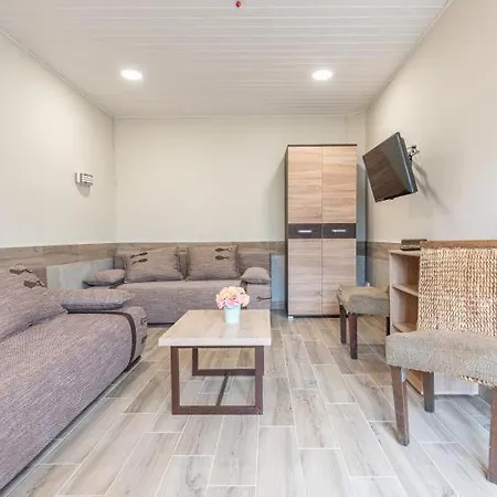 Dvi Sesutes Appartamento Palanga