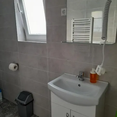 Apartment Dvi Sesutes Palanga