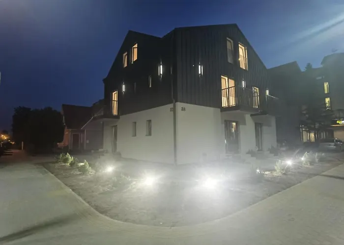 Dvi Sesutes דירה *