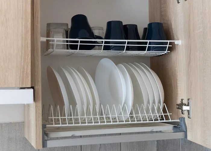 Dvi Sesutes דירה *